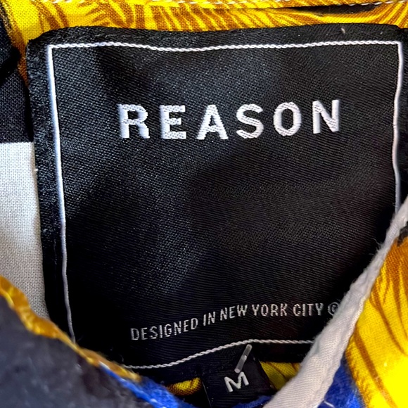 Reason Men’s short sleeve button down shirt - Like New - Picture 3 of 7